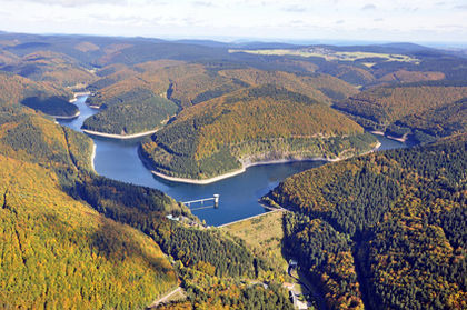 Luftansicht Thringer Wald mit Talsperre